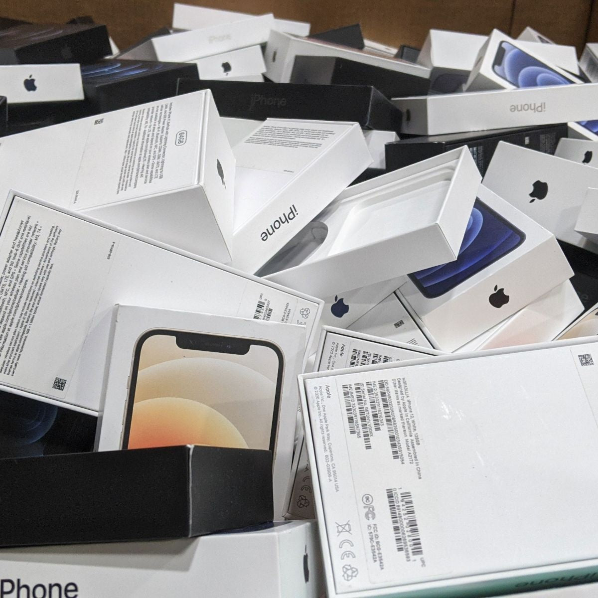 Apple Empty Retail Boxes, Mixed iPhone, iPad, & iWatch (1070 Units ...